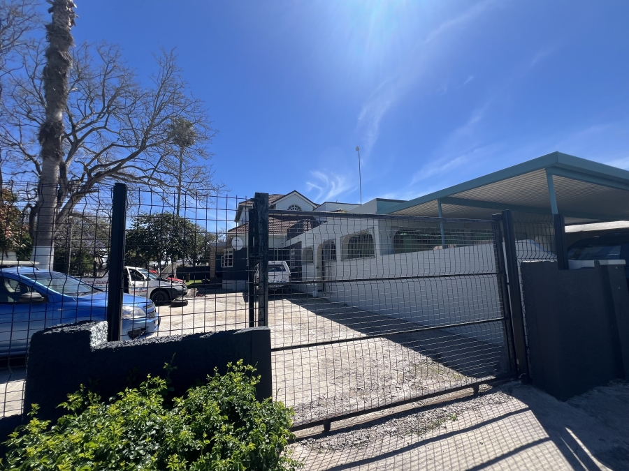 5 Bedroom Property for Sale in Cambridge Eastern Cape